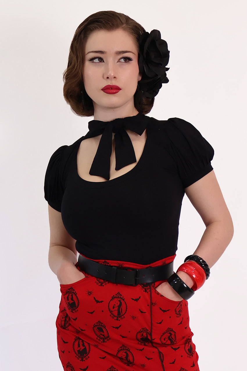 Black Short Sleeve Pussybow Top