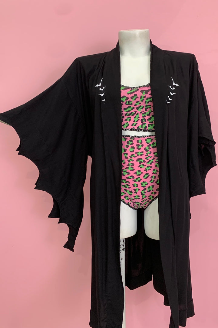 Nightfall Black Bat Vintage Robe - Curvy – Bonsai Kitten